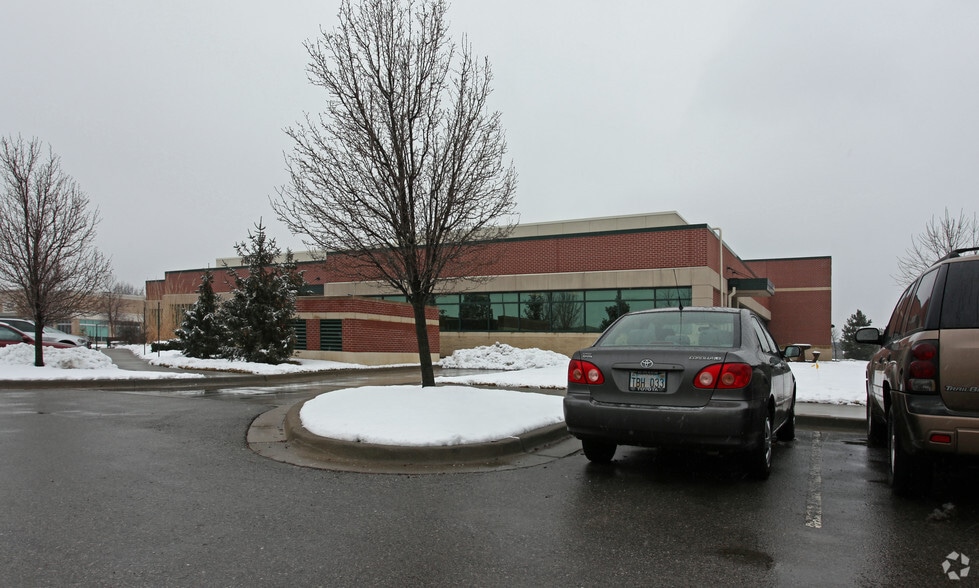 16825-16829 W 116th St, Lenexa, KS for lease - Building Photo - Image 2 of 7