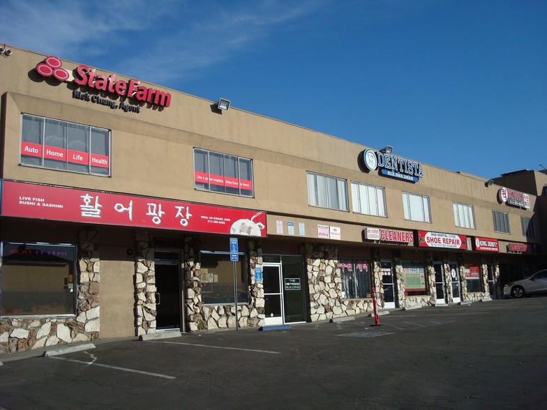 730-740 S Western Ave, Los Angeles, CA for lease - Building Photo - Image 2 of 7