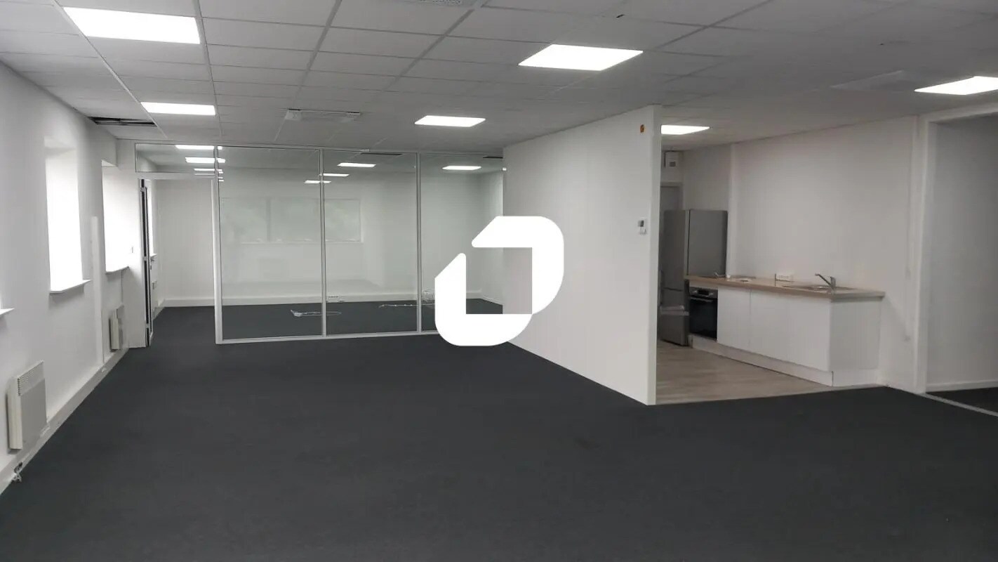 Office in VILLENEUVE-D'ASCQ for lease Interior Photo- Image 1 of 13