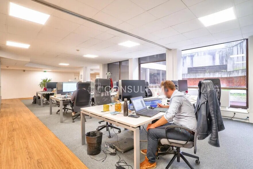 Office in Saint-Cloud for sale - Building Photo - Image 2 of 7