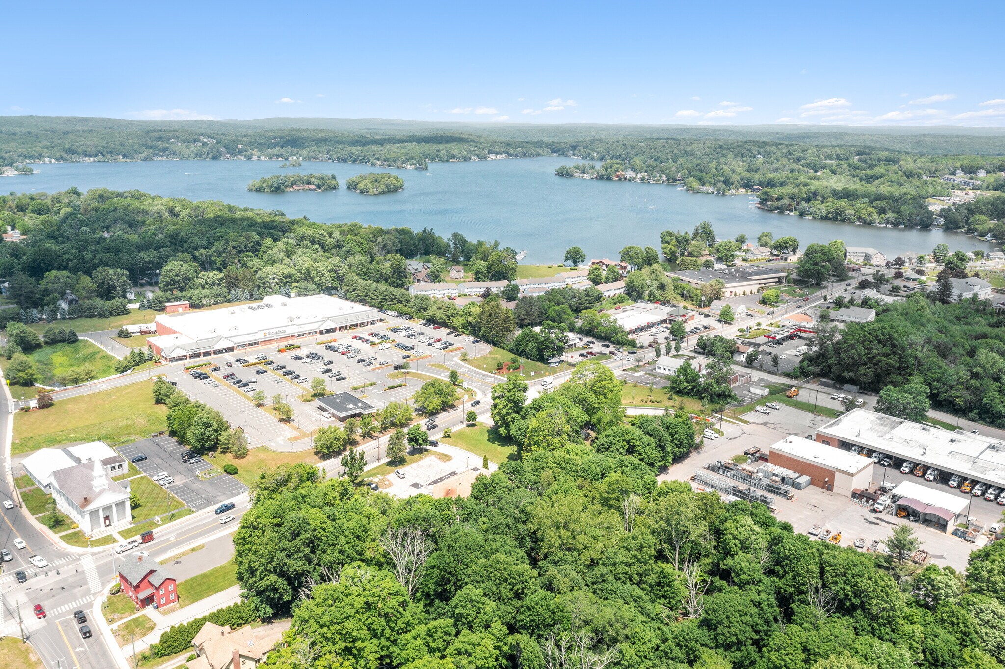 8 E High St, East Hampton, CT 06424 Citizens Bank