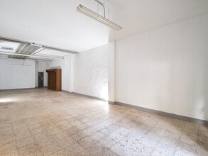 Retail in Reus, Tarragona for lease Interior Photo- Image 2 of 4