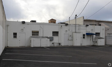 534 W 19th St, Costa Mesa, CA for lease Building Photo- Image 1 of 2