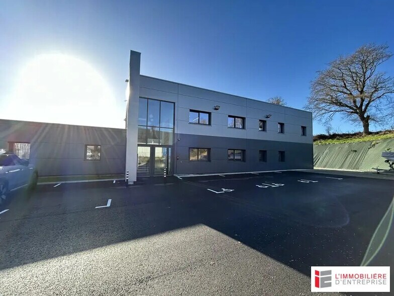 Office in LARMOR-PLAGE for lease - Building Photo - Image 2 of 10