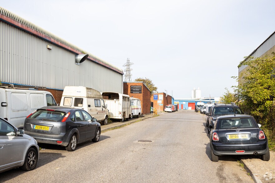 Dorset Rd, Sheerness for sale - Neighborhood Photo - Image 3 of 3