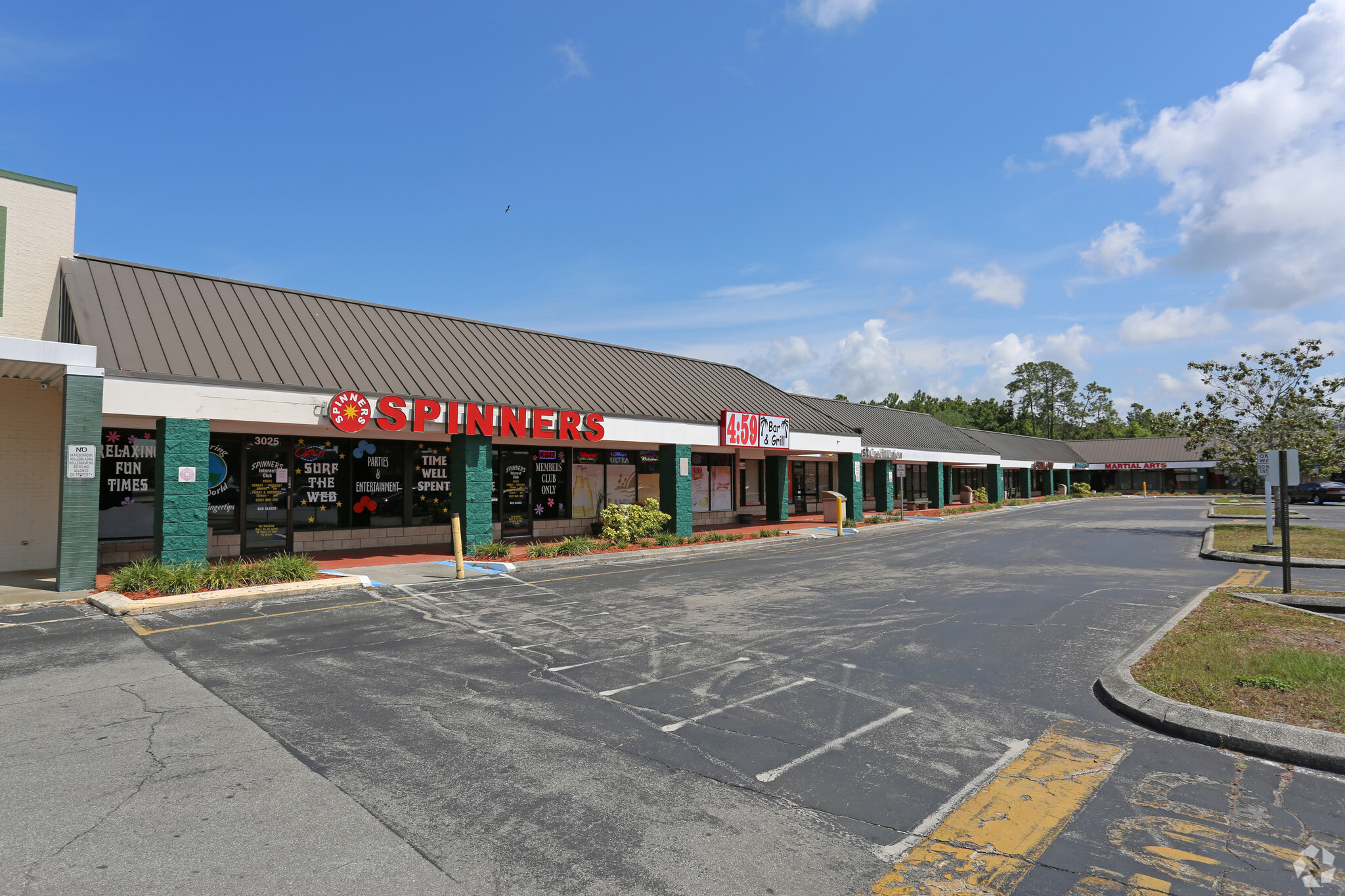 3029-3077 Commercial Way, Spring Hill, FL for lease Primary Photo- Image 1 of 15