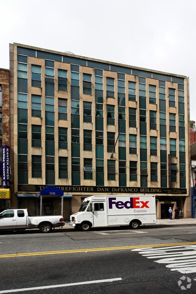 204-208 E 23rd St, New York, NY for lease - Building Photo - Image 3 of 11