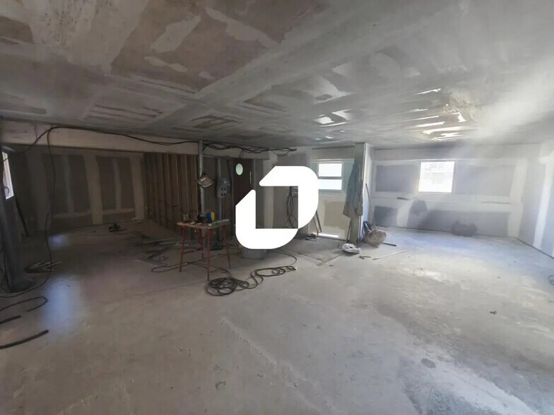 Office in Nogent-sur-Marne for lease - Interior Photo - Image 3 of 3