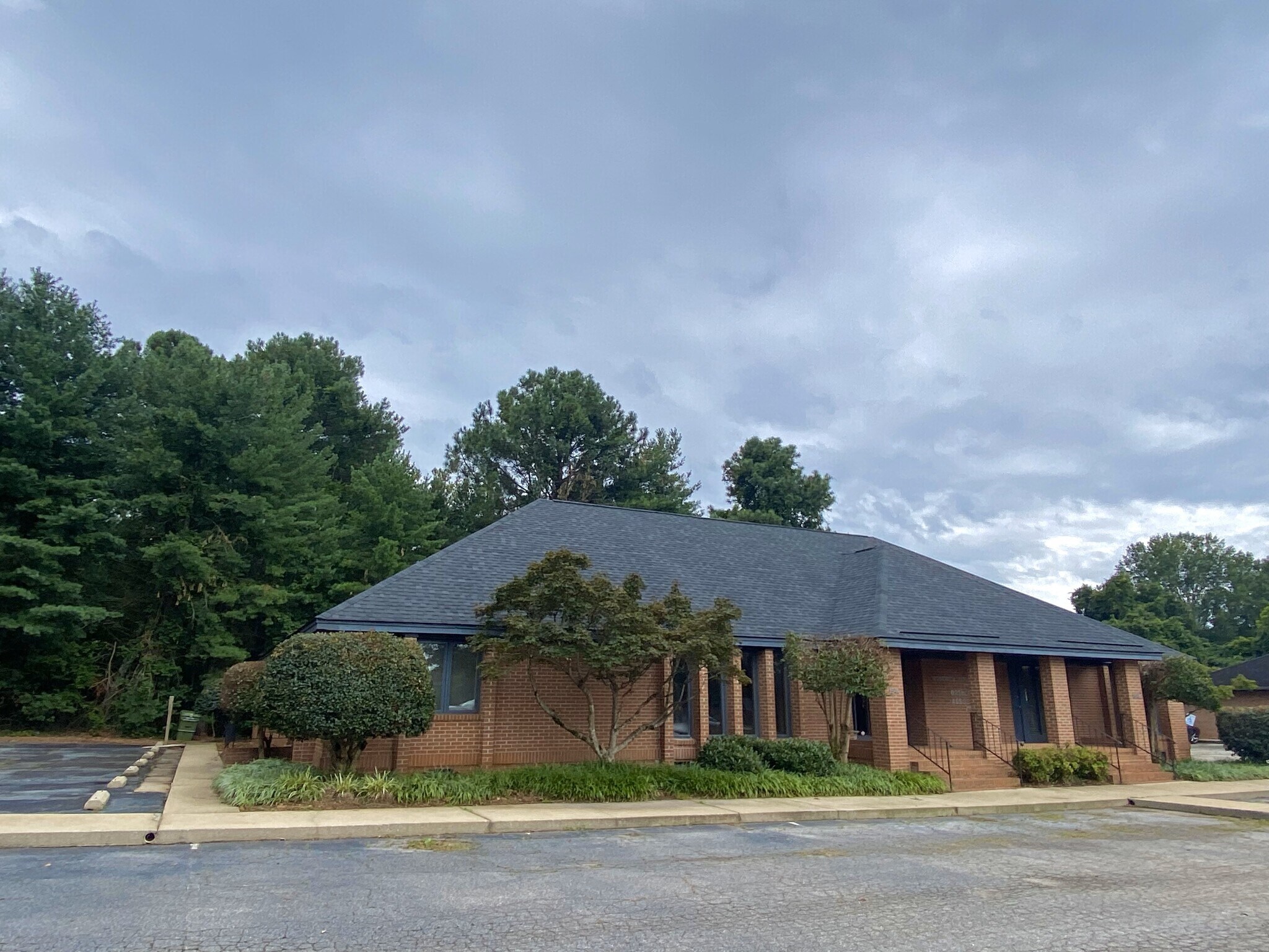 15 Winchester Ct, Mauldin, SC for sale Building Photo- Image 1 of 1