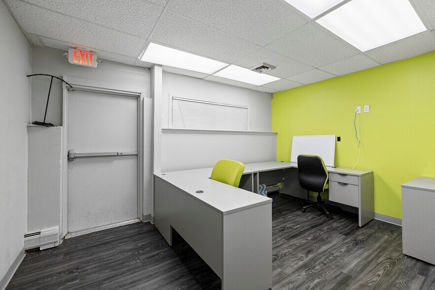 71 E Eckerson Rd, Spring Valley, NY for lease - Interior Photo - Image 2 of 4