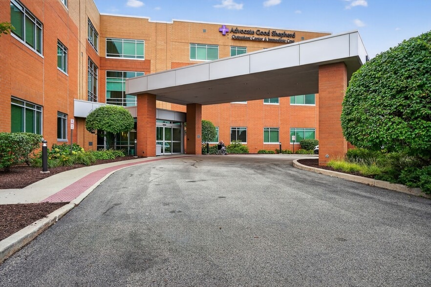 525 E Congress Pky, Crystal Lake, IL for lease - Building Photo - Image 3 of 16