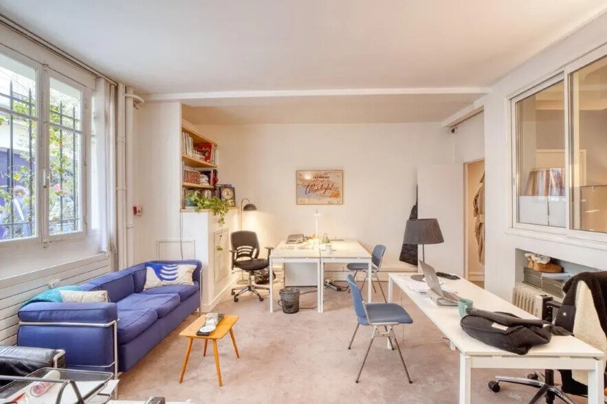 Boulevard De Clichy, Paris for sale - Interior Photo - Image 3 of 8
