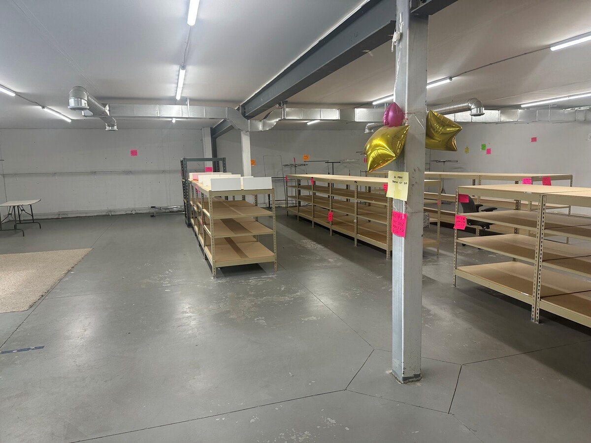 9129-9131 35th Ave NW, Edmonton, AB T6E 5Y1 - Unit 5 -  - Interior Photo - Image 1 of 3