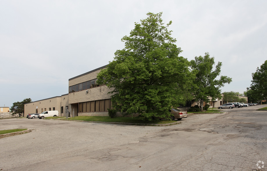 32-54 Ashwarren Rd, Toronto, ON for lease - Building Photo - Image 1 of 4