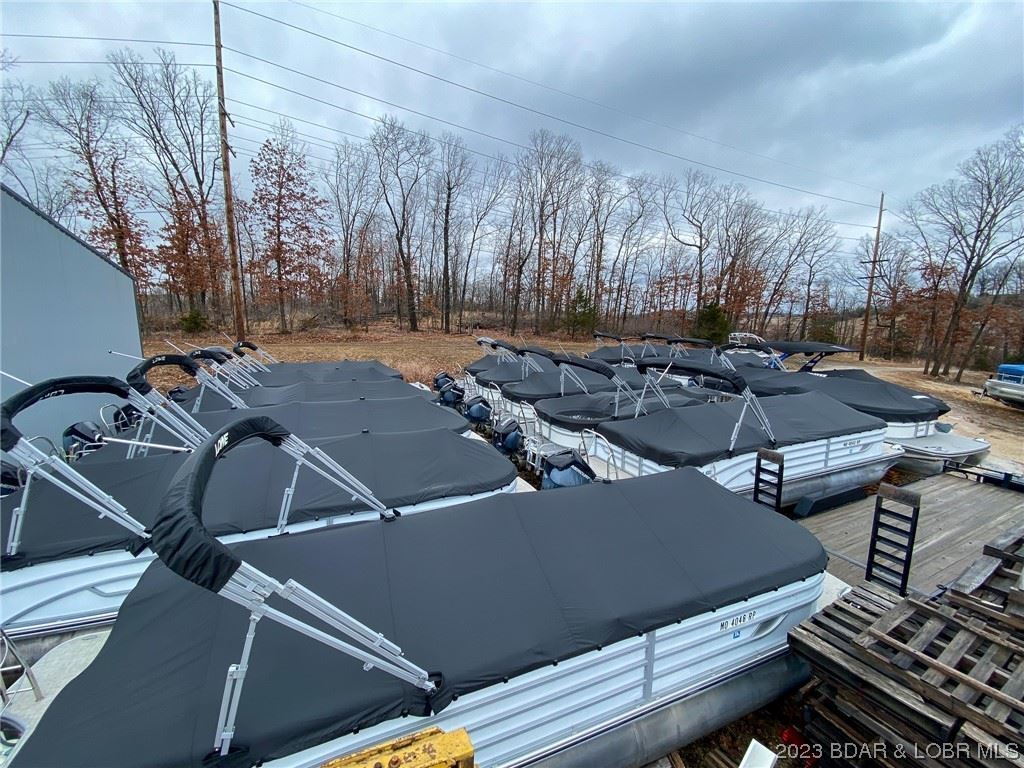 347 Horseshoe Bend Pky, Lake Ozark, MO 65049 Voyage Marine & Storage