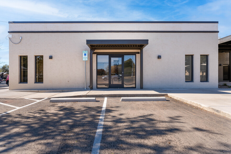 2232 Indiana Ave, Lubbock, TX for lease - Building Photo - Image 1 of 20