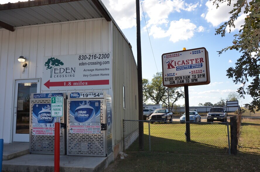 2239 FM 3432, Adkins, TX for sale - Primary Photo - Image 1 of 1