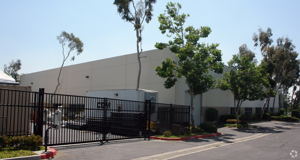 10860 6th St, Rancho Cucamonga, CA for lease - Building Photo - Image 3 of 16