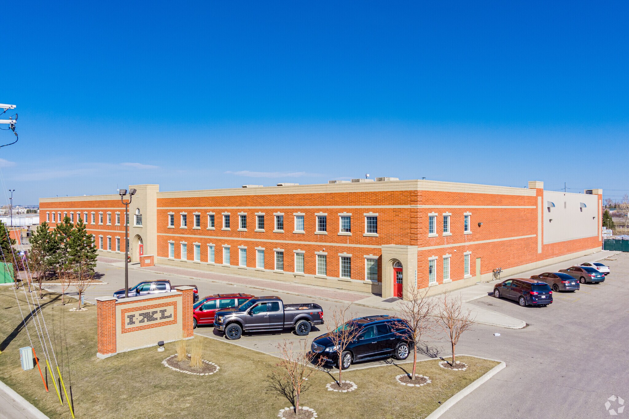 4884-4900 102 Ave SE, Calgary, AB for sale Primary Photo- Image 1 of 1