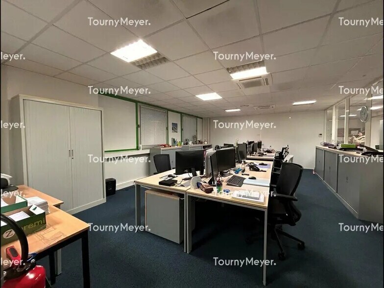 Office in Labège for lease - Interior Photo - Image 2 of 20