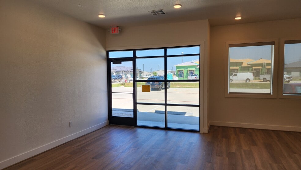 16702 House Hahl Rd, Cypress, TX for lease - Building Photo - Image 3 of 17