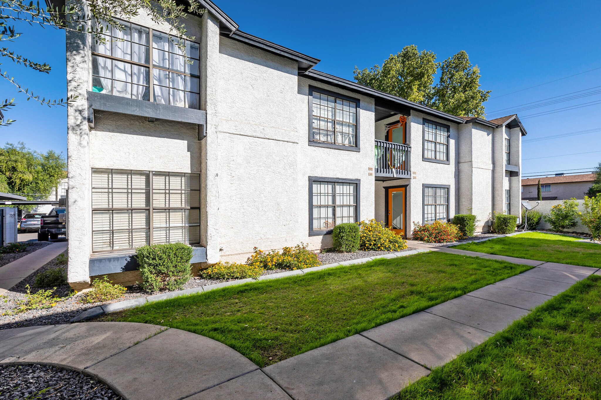 654 S Stapley Dr, Mesa, AZ 85204