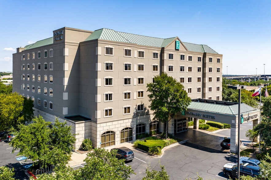 Texas Embassy Suites portfolio of 3 properties for sale on LoopNet.com - Primary Photo - Image 3 of 3
