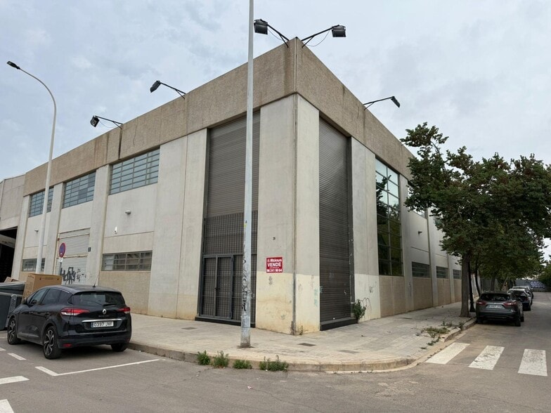 Industrial in València for sale - Building Photo - Image 1 of 36