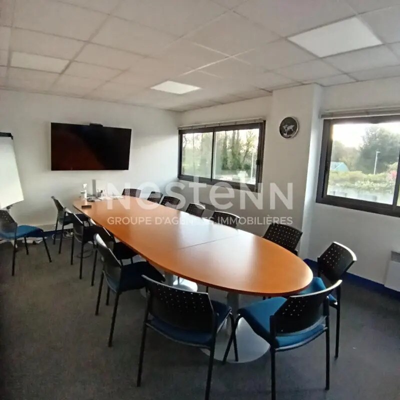 Office in Vannes for lease Interior Photo- Image 1 of 5