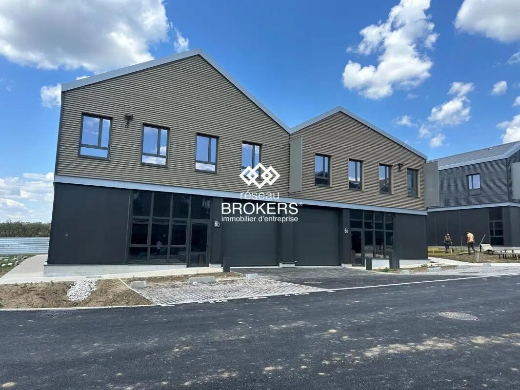 Industrial in Groslay for lease Building Photo- Image 1 of 5