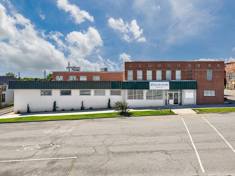 207 Elk Ave S, Fayetteville, TN for sale - Building Photo - Image 3 of 50