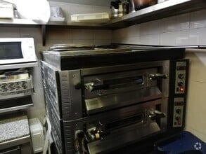 Retail in Madrid, Madrid for lease Interior Photo- Image 2 of 3