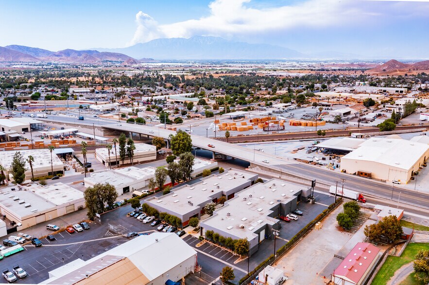 1504 Columbia Ave, Riverside, CA for lease - Building Photo - Image 1 of 20