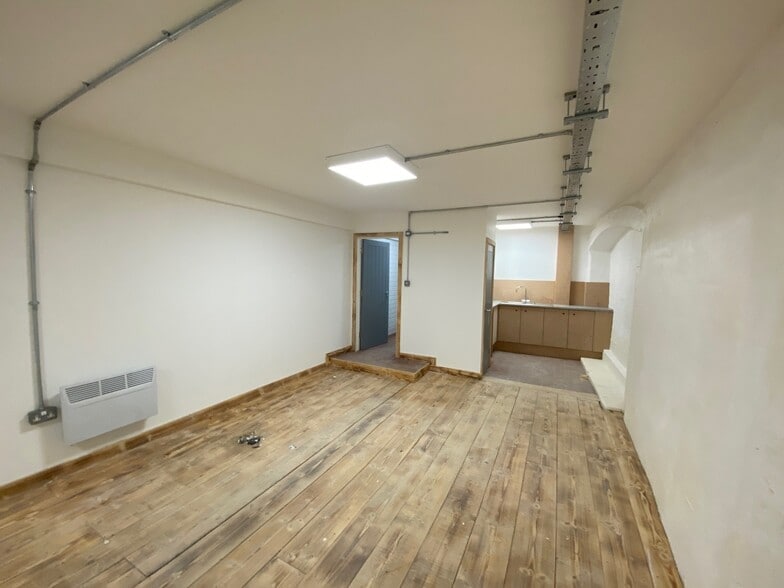 13 Brown St, Salisbury for lease - Building Photo - Image 1 of 5