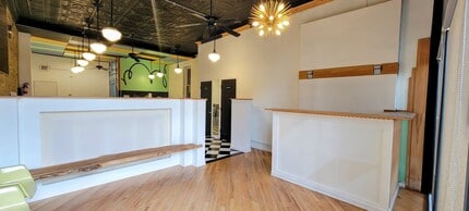 1452 N Western Ave, Chicago, IL for lease Interior Photo- Image 2 of 3