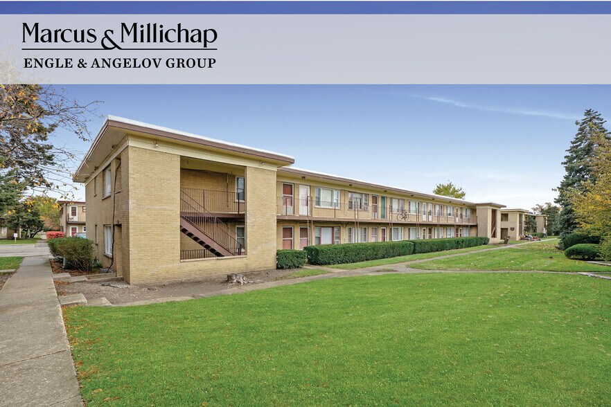 37 King Arthur Ct, Northlake, IL 60164