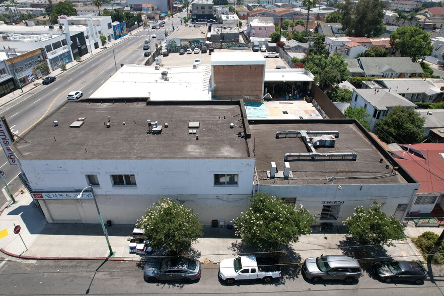 556-559 N Western Ave, Los Angeles, CA for lease - Building Photo - Image 3 of 5