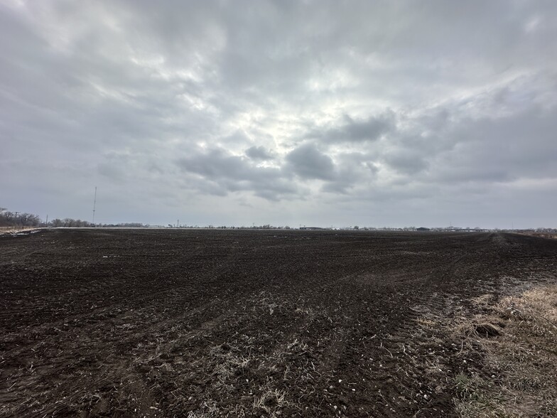 N. 252nd Street St & Fort Circle, Valley, NE for sale - Primary Photo - Image 1 of 10