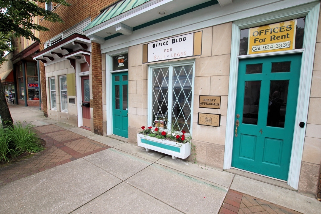 46 E Main St, Fremont, MI 49412