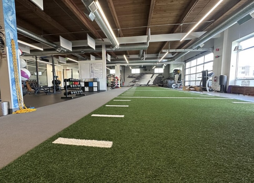 9555 Montview Blvd, Aurora, CO for sale - Primary Photo - Image 2 of 22