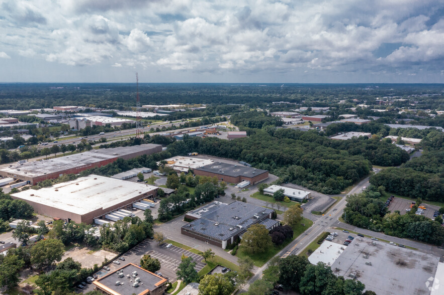 40 Rabro Dr, Hauppauge, NY for lease - Aerial - Image 3 of 4