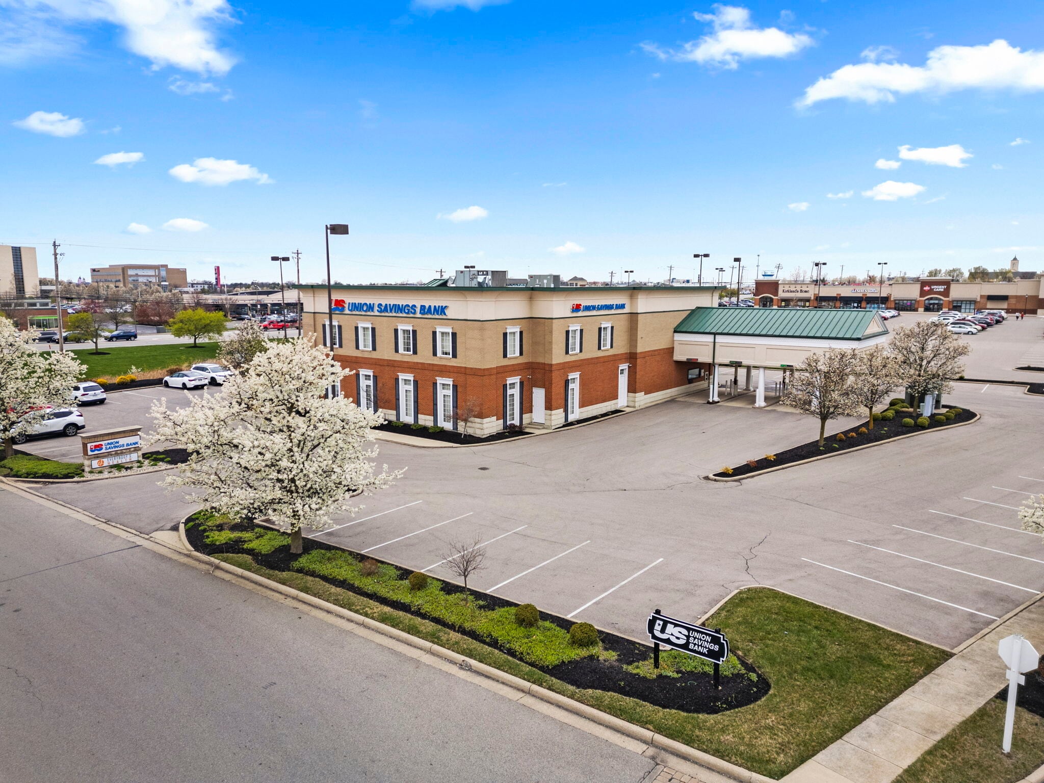 7615-7617 Voice Of America Centre Dr, West Chester, OH for lease Building Photo- Image 1 of 5