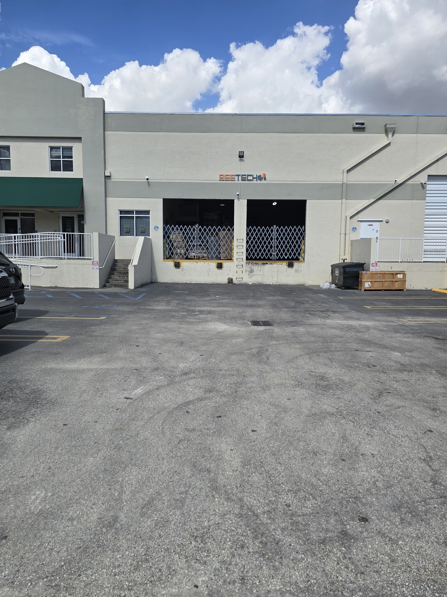 4696 NW 74th Ave, Miami, FL for lease Primary Photo- Image 1 of 27