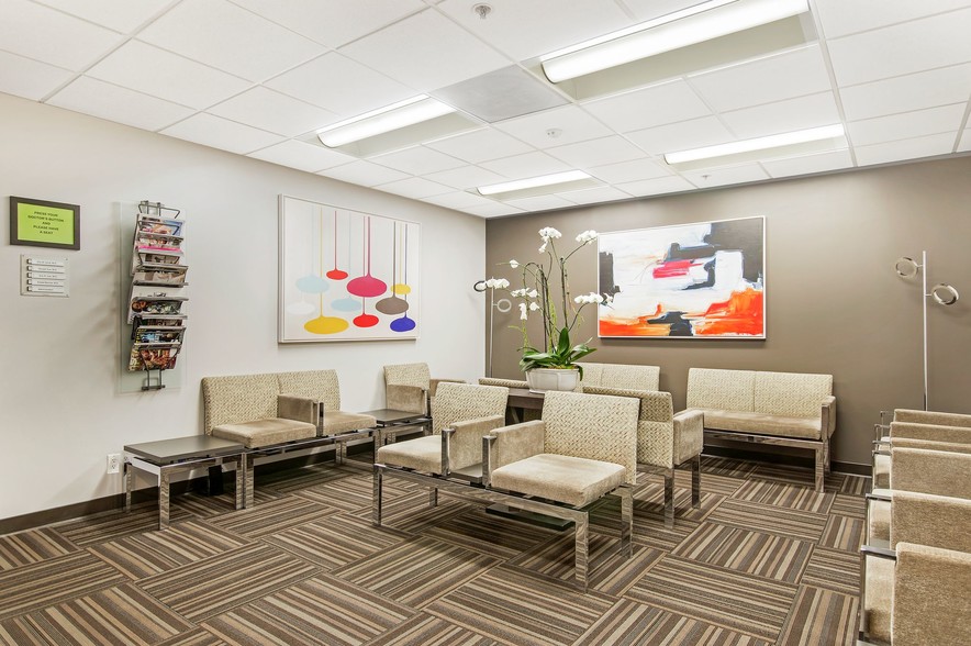 2080 Century Park E, Los Angeles, CA for lease - Interior Photo - Image 3 of 38