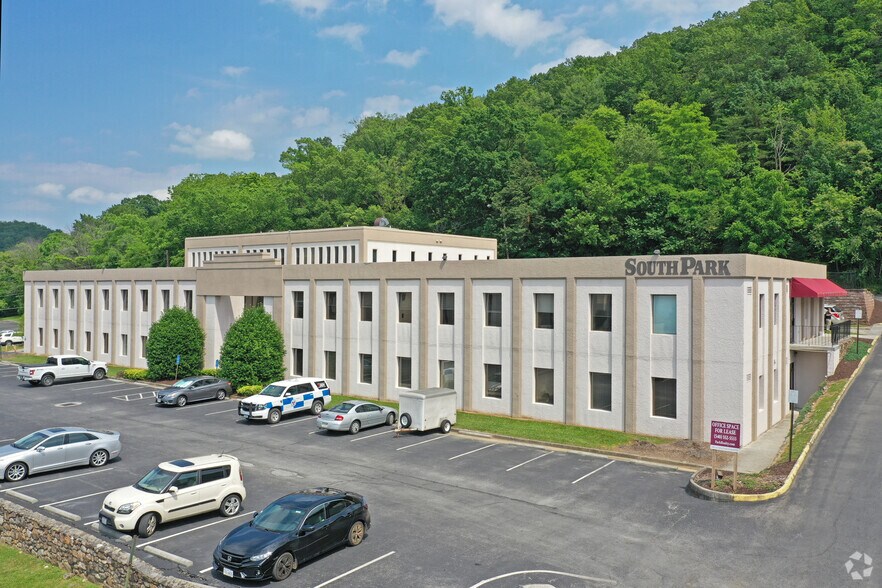 4504 Starkey Rd, Roanoke, VA for sale - Primary Photo - Image 1 of 1