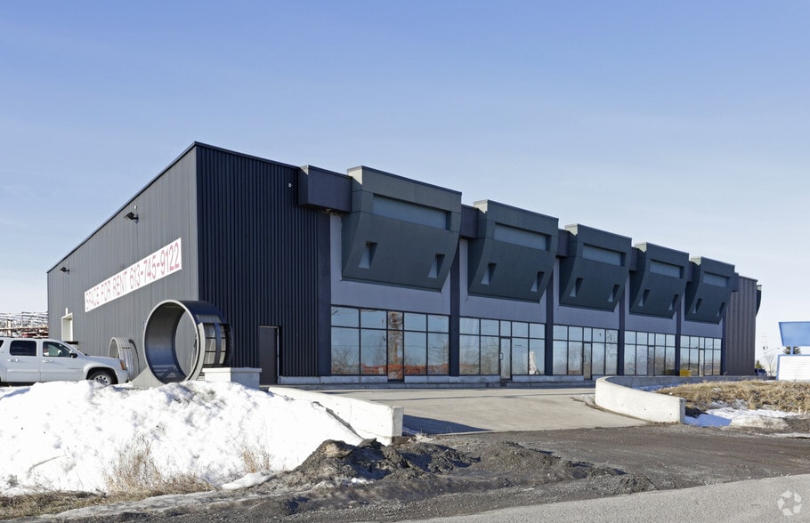 240-250 Entreprise Rd, Russell, ON for lease - Building Photo - Image 3 of 7