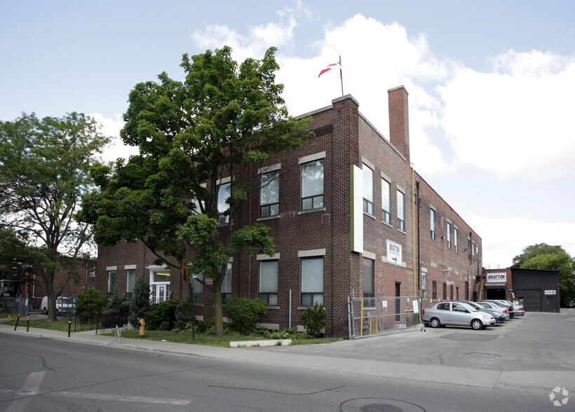 258 Wallace Ave, Toronto, ON for lease - Building Photo - Image 1 of 7