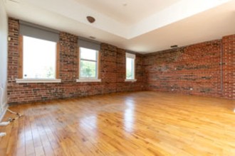 909-911 Queen St E, Toronto, ON for lease Interior Photo- Image 2 of 5