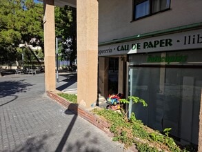 Retail in Barcelona, Barcelona for lease Interior Photo- Image 2 of 17