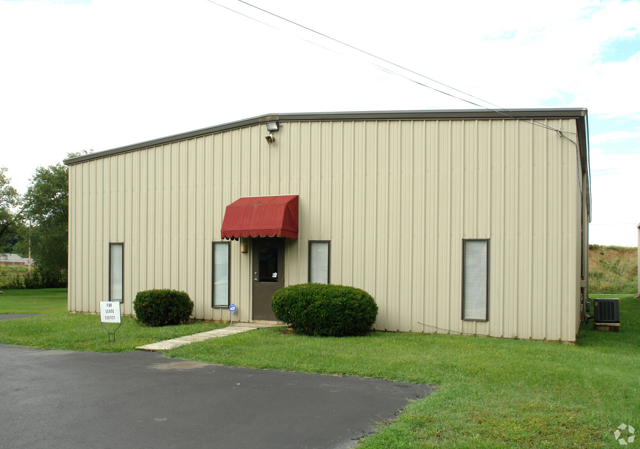 1518 Carlisle Ave SE, Roanoke, VA for sale Primary Photo- Image 1 of 1